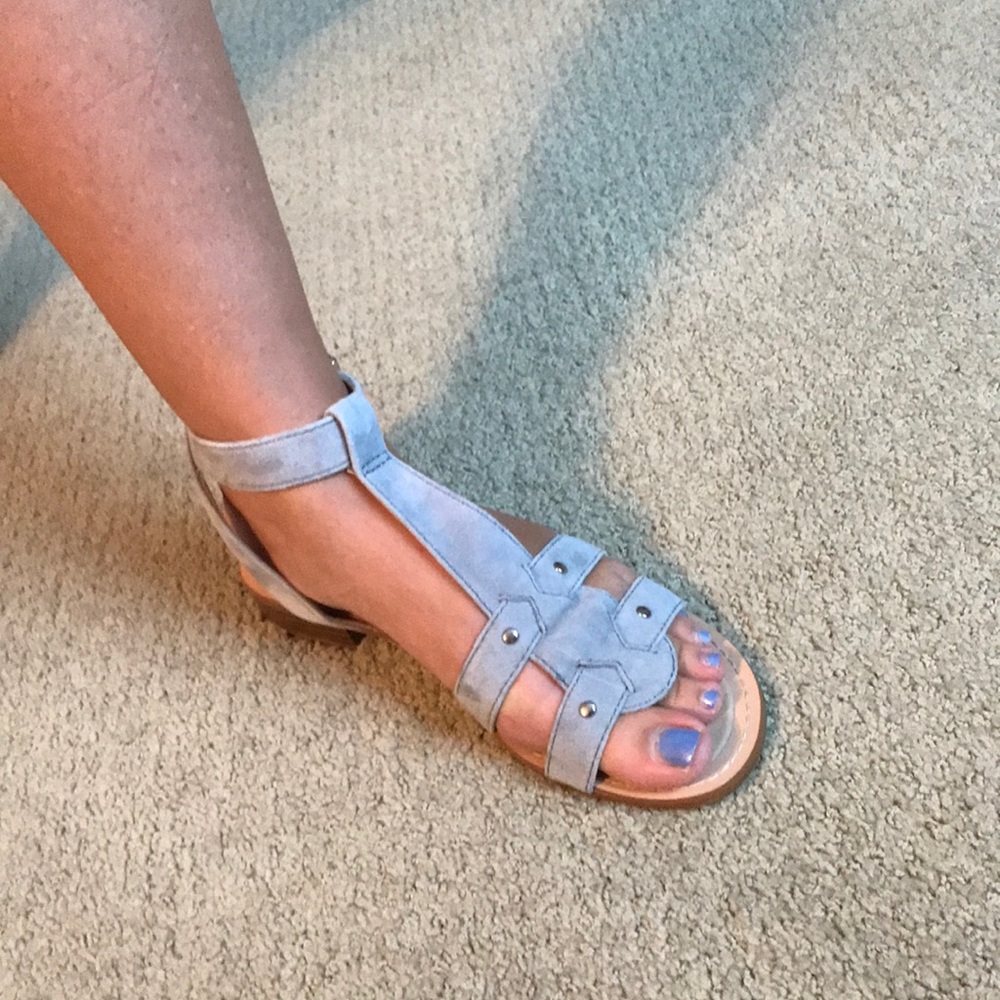 Nine West gray suede sandal